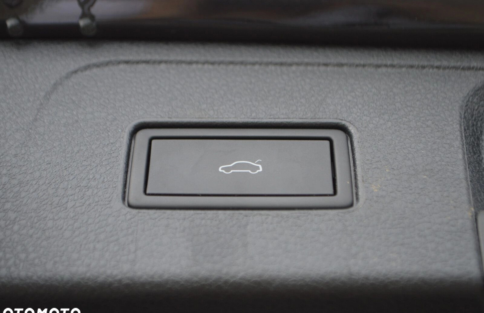 Volkswagen Passat cena 115900 przebieg: 79757, rok produkcji 2020 z Rzgów małe 466